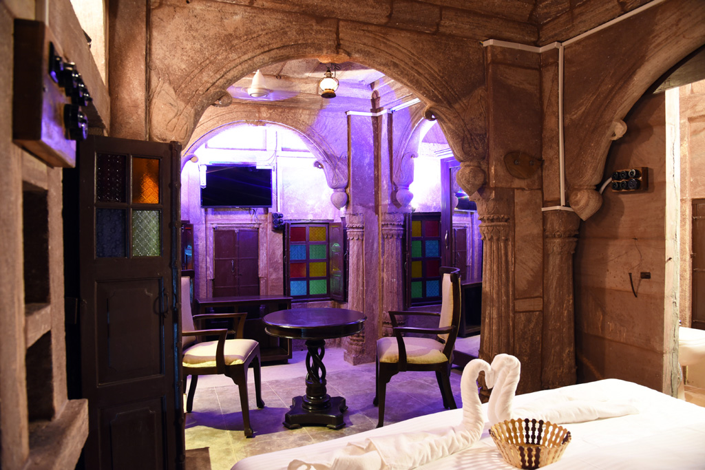 Diwan-E-Khas-006